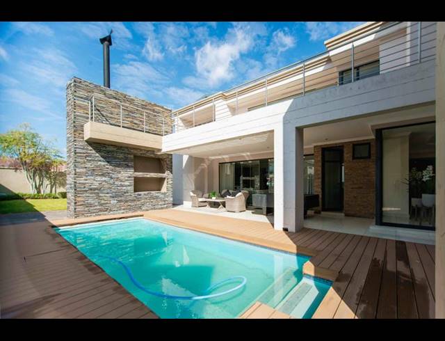 5 BEDROOM HOUSE FOR SALE IN COPPERLEAF ESTATE